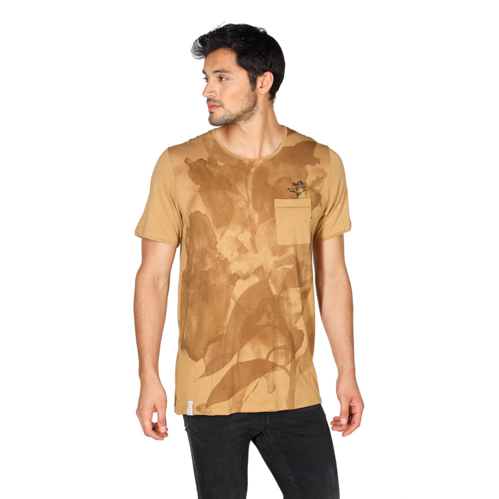 polera color mostaza hombre